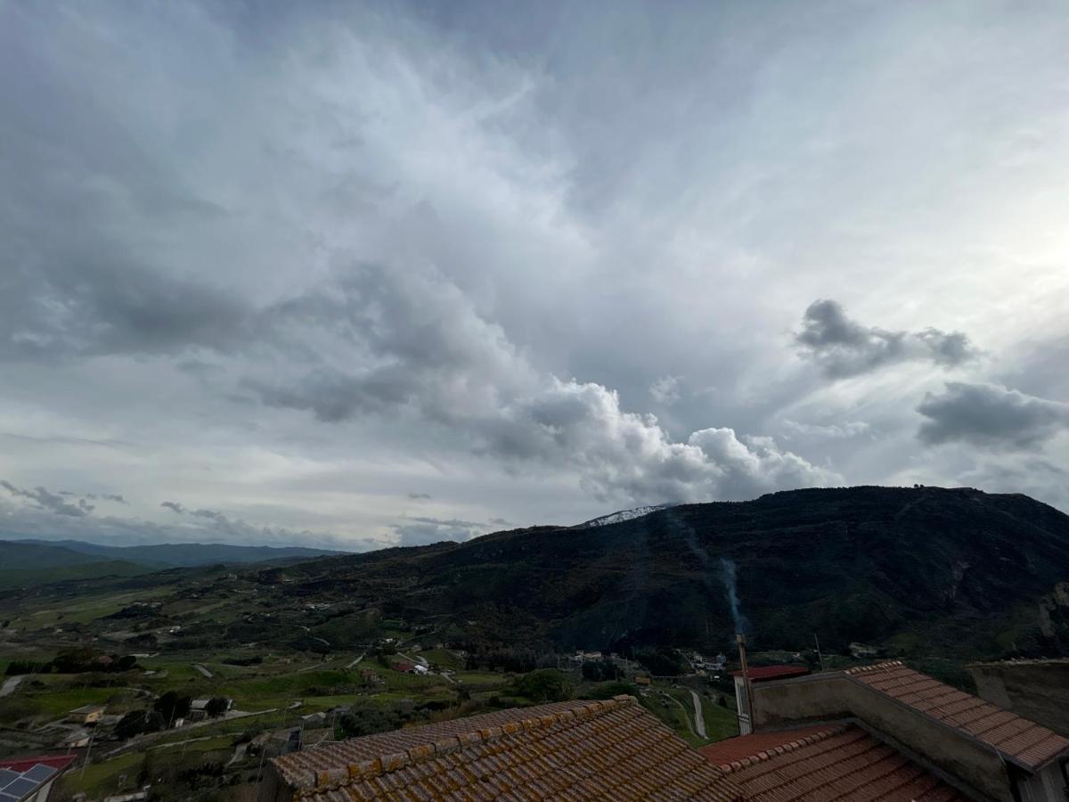 Casa Paradiso Castronuovo di Sicilia Экстерьер фото